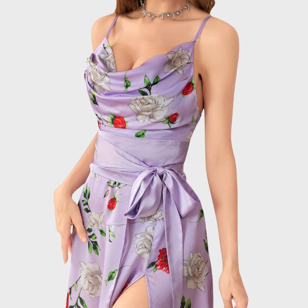 Lilac Moonlight: Elegant omlottinspirerad klänning med hög slits