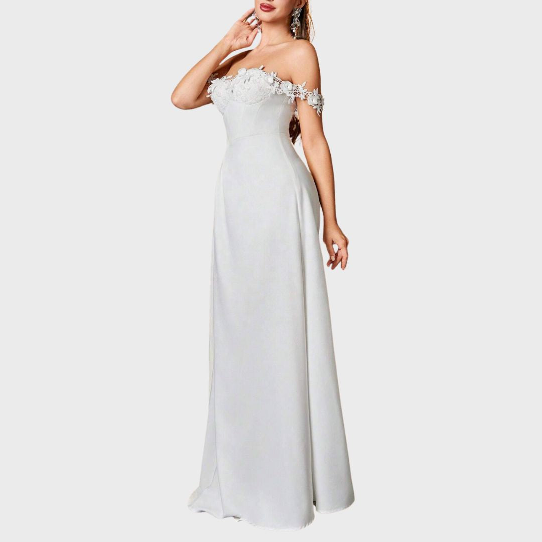 Moonlight Serenade: Stilren off-shoulder klänning med 3D-blommor