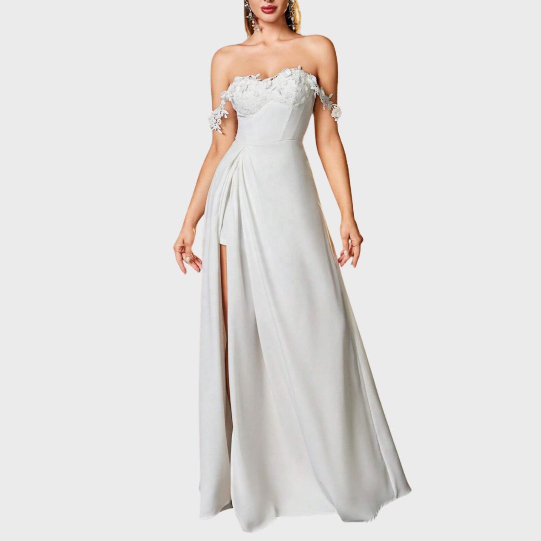 Moonlight Serenade: Stilren off-shoulder klänning med 3D-blommor